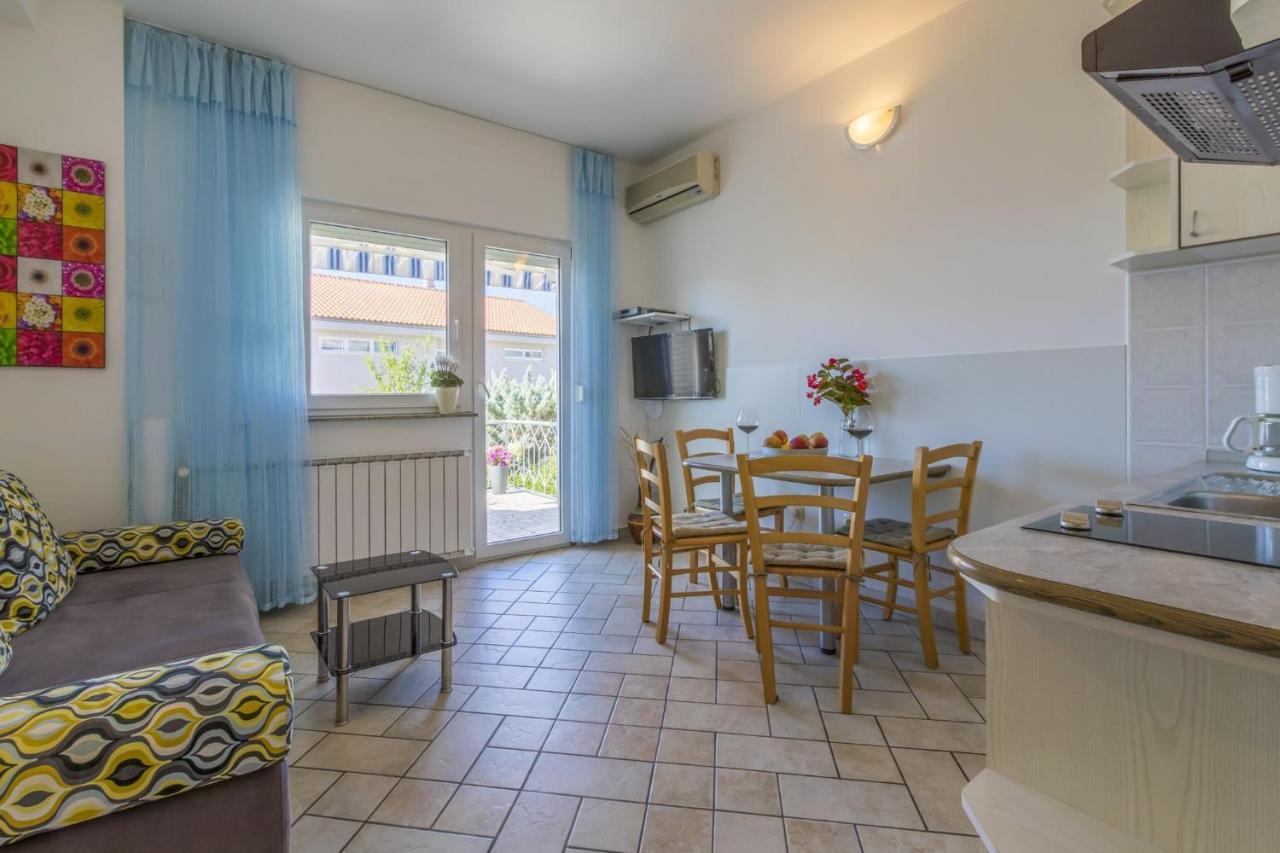 Blue Pearl Apartments Crikvenica Buitenkant foto